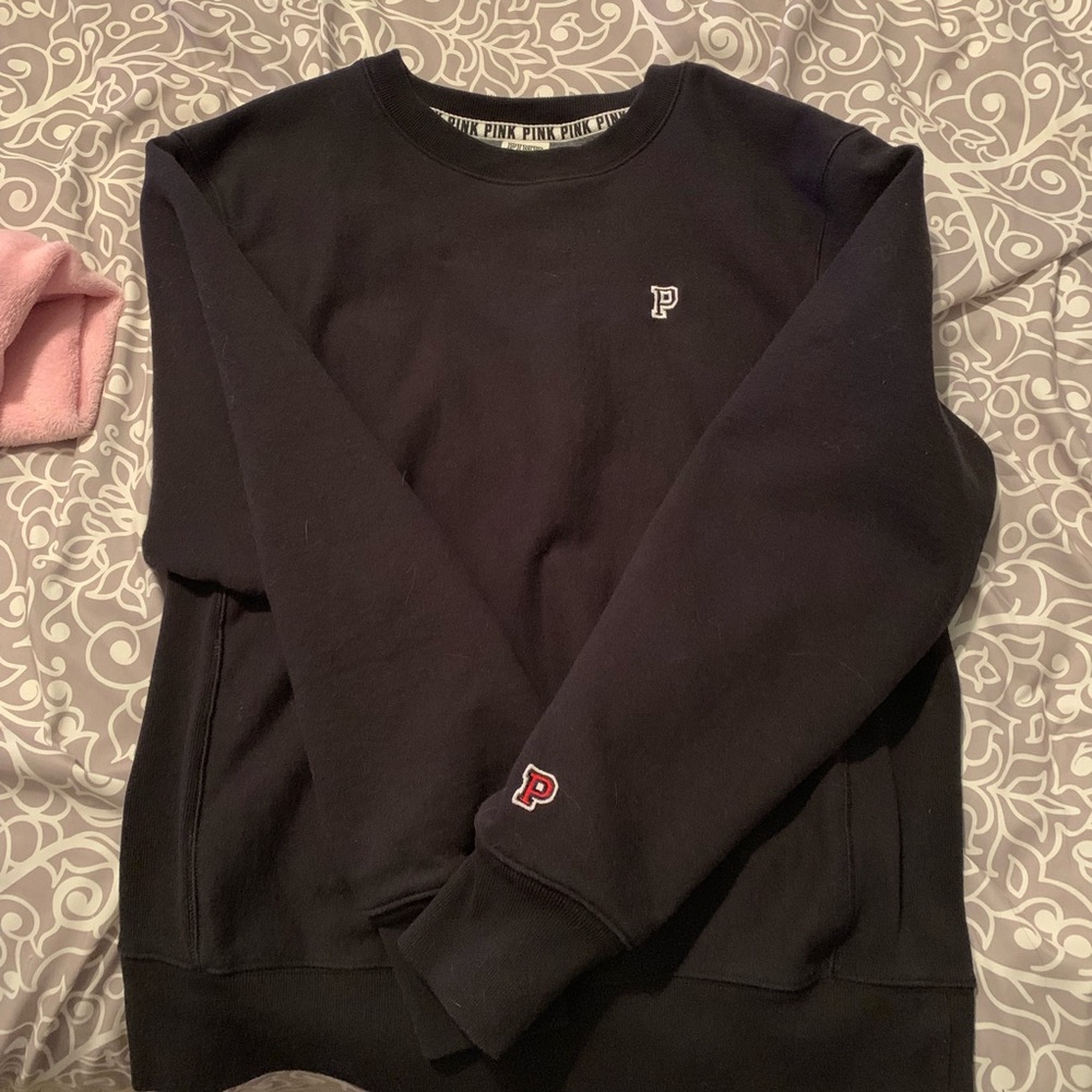 Black heavy pink sweater.